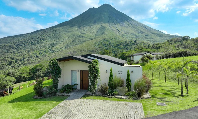 Aguas termales de Arenal Villa | Villas Jawara