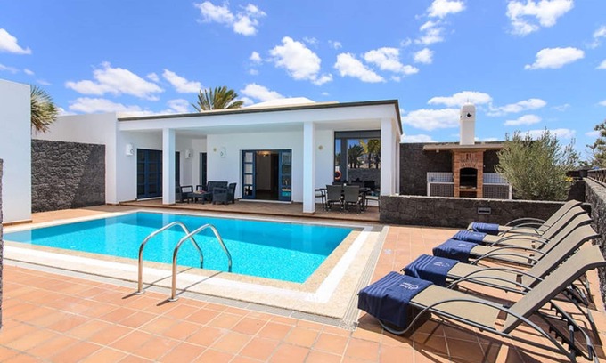 Playa Blanca Chalet De Esquí | VILLAS MAMMA MIA B Pool Private