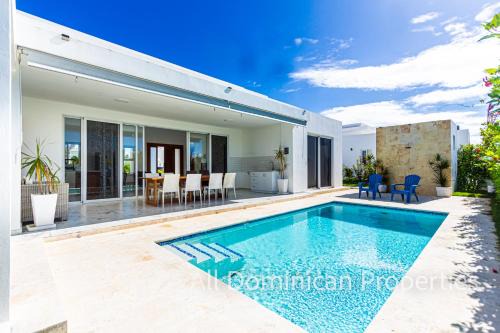 Playa Chiquita Villa | Villas Nuevas, con piscinas privadas, Sosua Ocean Village!