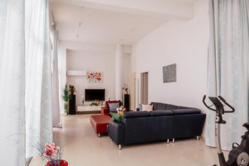 Okhthonia Apartamento | Villeni Panorama Apartment Oktonia