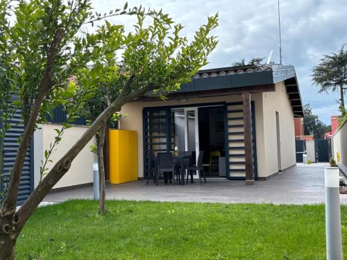 Tuscolano Villa | Villino Ancillotto with garden and parking motorcycle space
