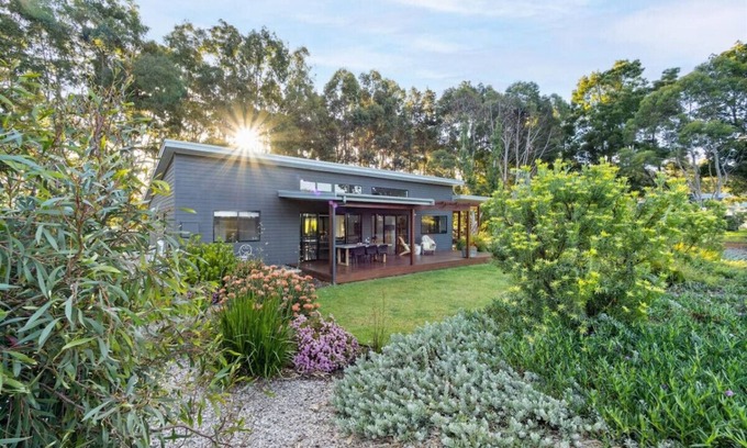 Yallingup Casa | Vines and Stars - modern, new, rural, central to vineyards