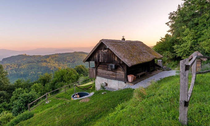 Srednje Grcevje Cabaña | Vineyard cottage Škatlar 1