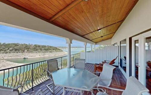 Lago Vista Casa | Vineyard Haus (Chardonnay & Shiraz Combined)