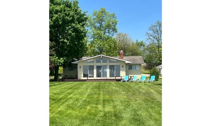 Brooklyn Casa | Vineyard Lake Waterfront Lakehouse - Boat for Rent