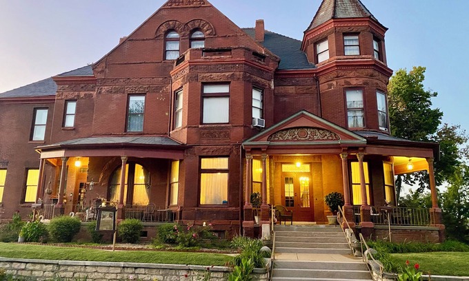 St. Joseph Casa | Vineyard Mansion & Carriage House Bed & Breakfast