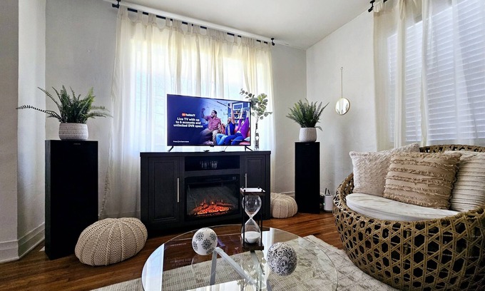 Jonesville Casa | Vineyard Retreat Getaway