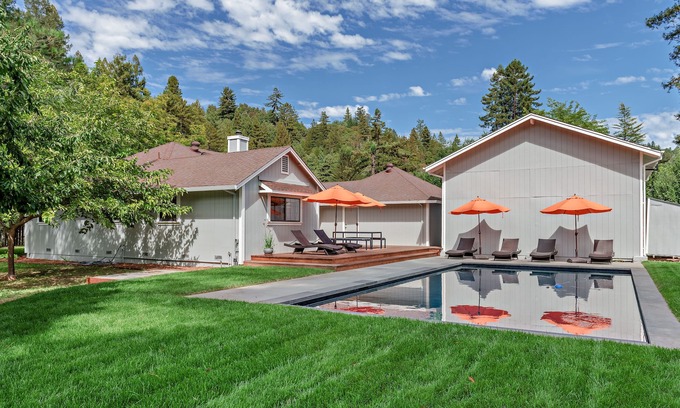 Guerneville Casa | Sensación de resort en entorno de viñedo!