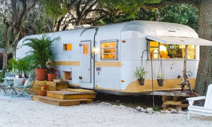 Bradenton Cabina | Vintage '71 Airstream - Pool, Spa, Slide & Beaches