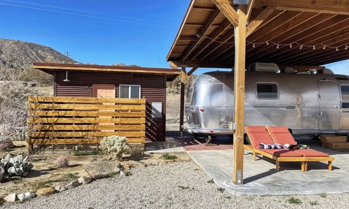 Joshua Tree Highlands Casa | Vintage Airstream near Joshua Tree National Park