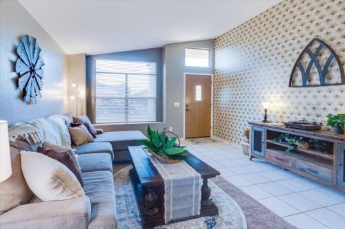 Avondale Casa | Vintage Avondale Getaway w Spa