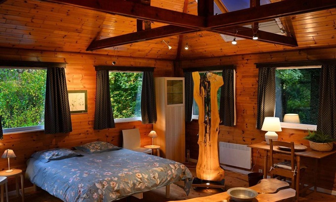 Aywaille Chalet De Esquí | Vintage Chalet in Sougné-Remouchamps near Forest