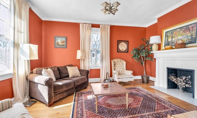 Lakeside Casa | Vintage Charm in Lakeside | A Timeless RVA Retreat