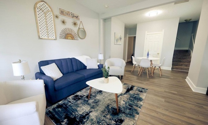 Near Northside Casa | Vintage Charm-Modern Comfort - 2BR Townhome -Near Downtown