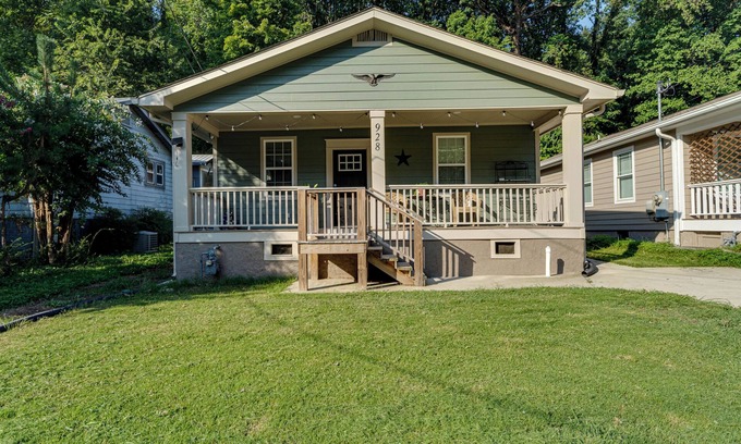 North Chattanooga Casa | Vintage Charm, Modern Living, 5 minutes to downtown Chattanooga