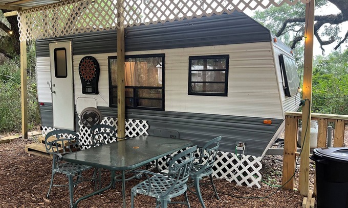 Old Town Casa | Vintage Farm Camper on Active Farm