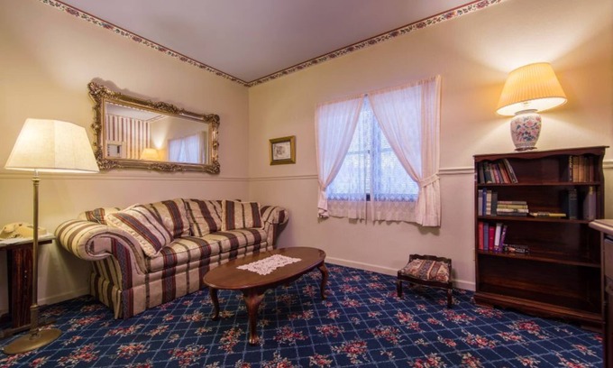 Placerville Condominio | Vintage-Inspired Wine Country Stay