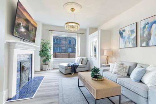 Broadway Casa | Vintage Meets Modern Spacious Capitol Hill Single Family home with 97 walk score