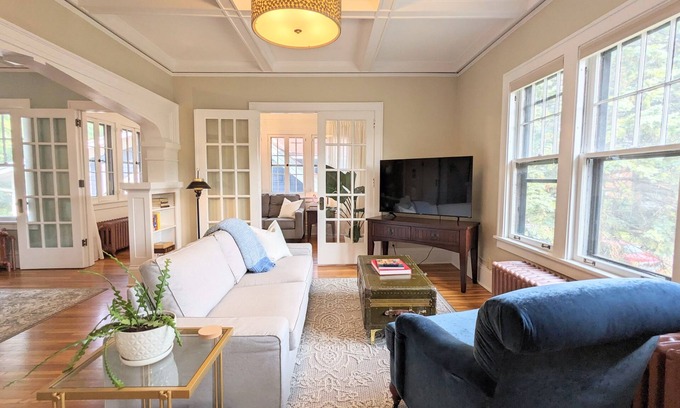 Union Park Apartamento | Vintage modern craftsman charmer - upper level duplex close to everything