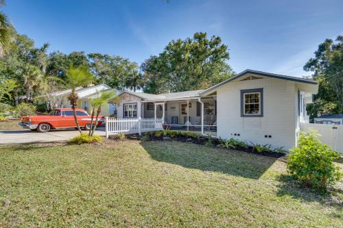 Mount Dora Casa | Vintage Mount Dora Cottage with Screened Porch!