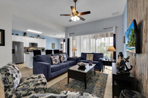 Bay Lake Casa | Vintage Noir