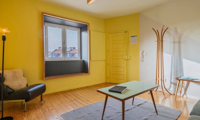 Mouraria Apartamento | Vintage w/ Castle View Apartment by LovelyStay
