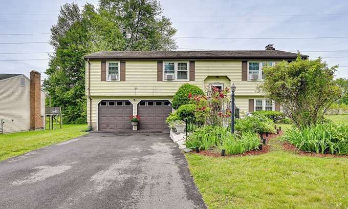 Windsor Casa | Private Yard & Covered Deck: Vintage Windsor Home