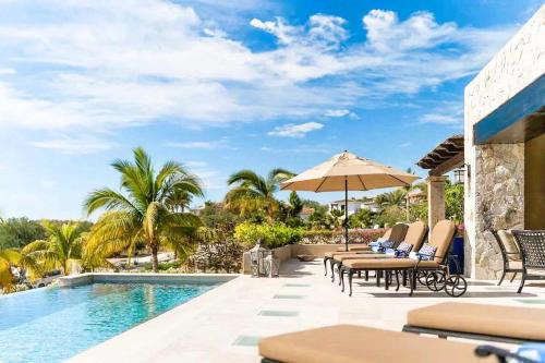 San José del Cabo Casa | VIP Beach Club Pool, Floor-to-Ceiling Views