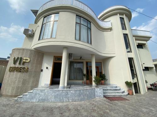 Peshawar Casa | VIP Express