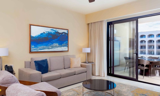 San José del Cabo Complejo | Acceso VIP ✩ Suite de 2 Habitaciones ✩ A 35 min del Aeropuerto ✩ 1776 ft²