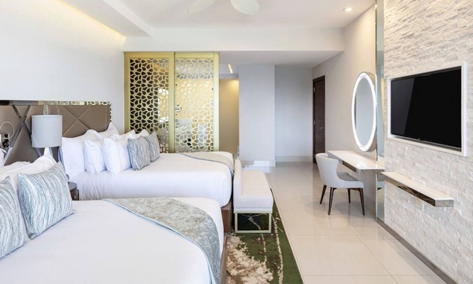 Rancho Cerro Colorado Complejo | VIP Member Access💎Split-Level✨3BR Beachfront Luxury🏝️Private Terrace & Hammock