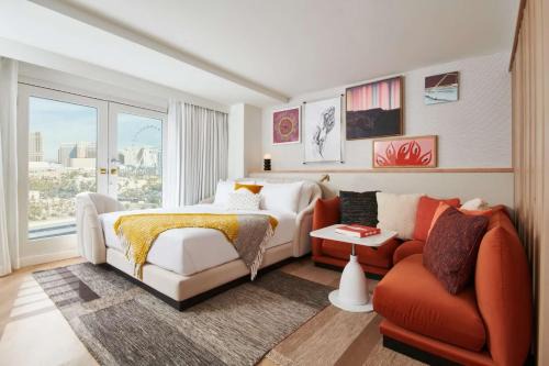 Las Vegas Complejo | Virgin Hotels Las Vegas, Curio Collection by Hilton