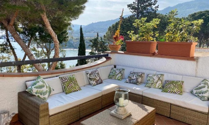 Mazzaforno Casa | Virgin