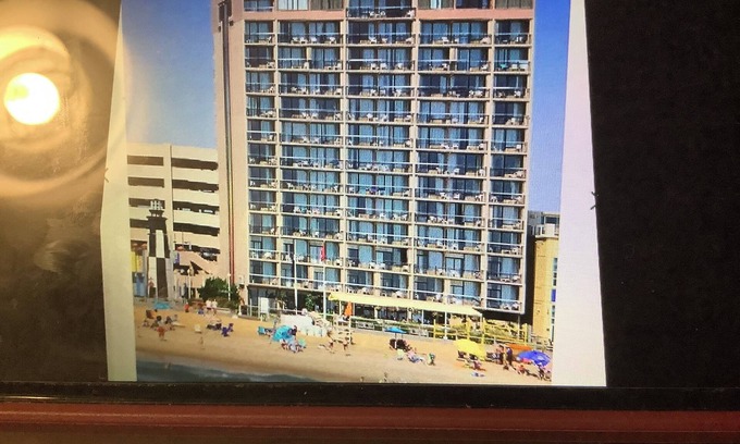 Virginia Beach Complejo | VIRGINIA BEACH, VIRGINIA OCEANFRONT ONE BEDRM SLEEPS 4.Full kitchen,indoor pool.