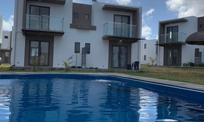 Calebasses Villa | Visharm Villa - Lovely 2-bedrooms vacation villa with 3 pools