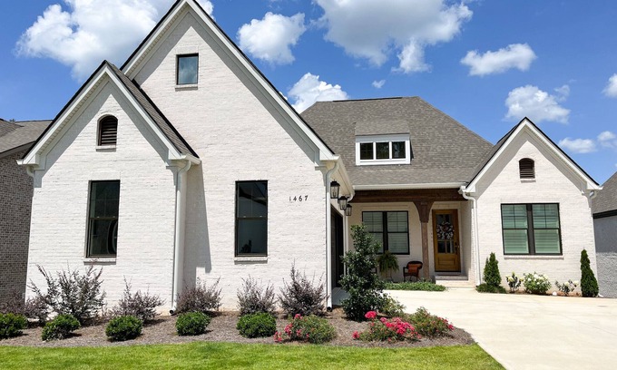 Auburn Casa | Visit Auburn in Style: Luxurious House on Golf Course, Perfect for Families