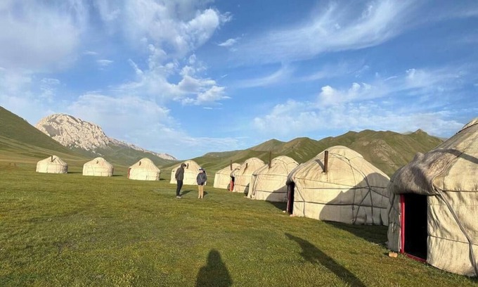 Naryn Region Cama Y Desayuno | Visit Kel-Suu Yurt Camp