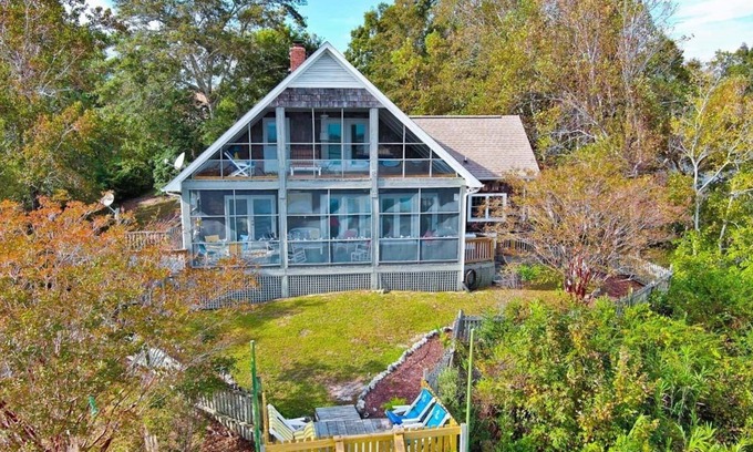 Swansboro Casa | Visit The Tree Frog in Swansboro, North Carolina!