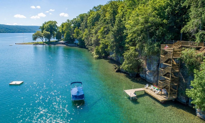 Skaneateles Casa | Visit this Beautiful Lakehouse on Skaneateles Lake!!