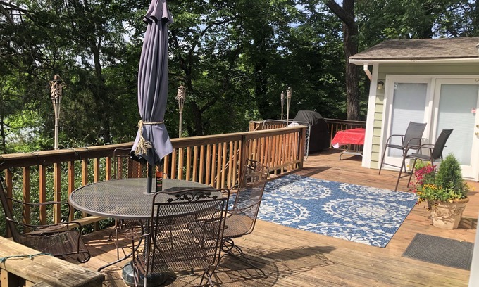 Northport Casa | Visit UA and get a Lake Escape as a bonus!
