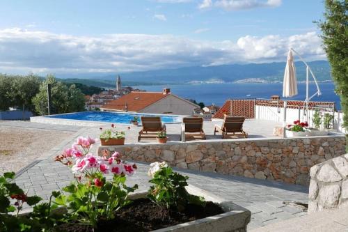 Vrbnik Apartamento | Visnja 1 - apartment with private pool and seaview