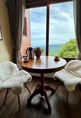 Vila Suica Apartamento | Vista única em Gramado|Próximo ao Centro|6 Pessoas
