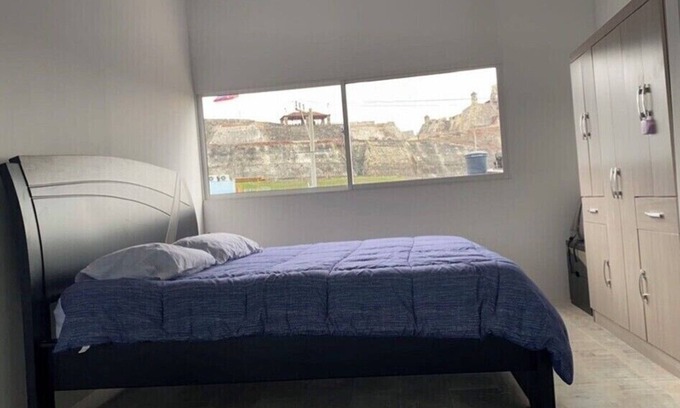 Pie del Cerro Apartamento | Vista al castillo