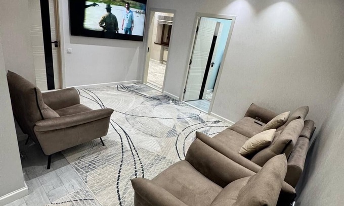 Dushanbe Apartamento | Vista Dushanbe urban Comfort 3 Bedrooms and Lounge Space