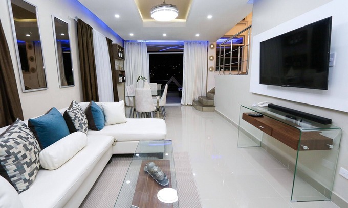 San Cristobal Apartamento | Vista Hermosa RD Modern 2 BR vacation home with Balcony.