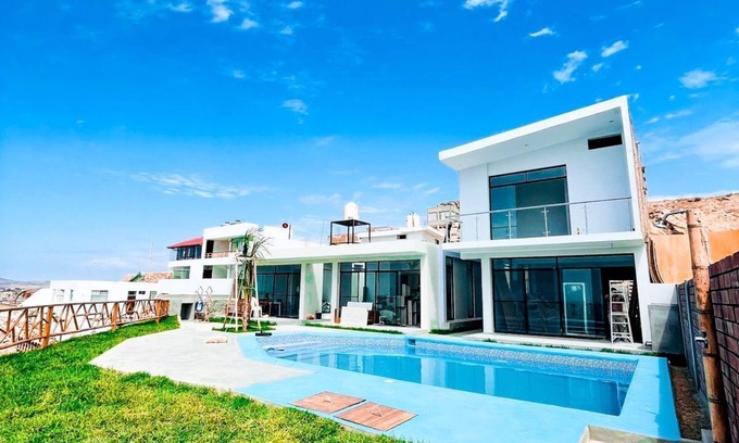 Punta Veleros Casa | Vista Linda Bungalow Punta Veleros, w/pool and view of the sea.