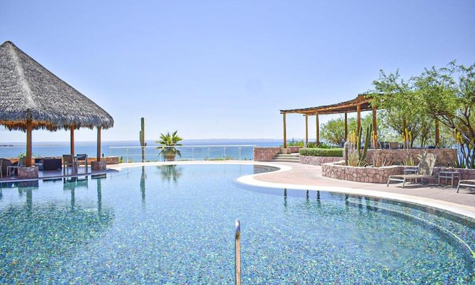 La Paz Casa | Vista Mar 2BR 2Bath Condo with pool and great views