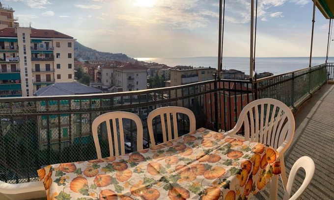 Varazze Apartamento | Vista mare con ogni comfort