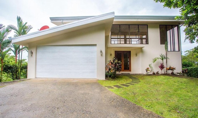 Parrita Casa | Vista Pacifica - Breathtaking Views and Peaceful Atmosphere Amazing Views & WiFi