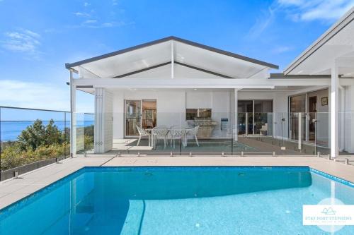 Corlette Casa | Vista Port Stephens - Luxurious Coastal Retreat